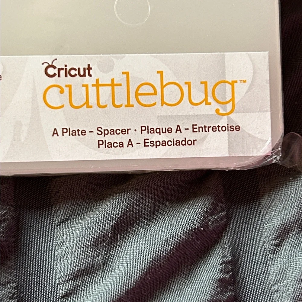 Brand new Cricut long Cuttlebug A Spacer die cutting Plate NWT